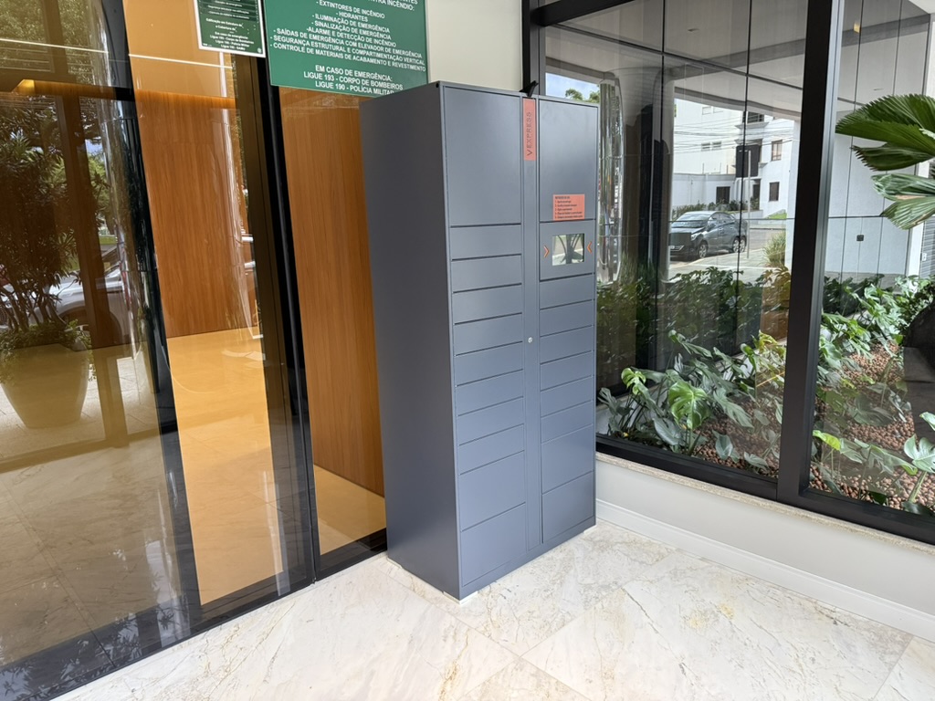 Armário inteligente Vexpress em hall de condomínio
